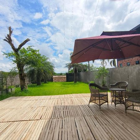 Jenny Airport Lounge Bed and Breakfast Vientiane Exteriör bild