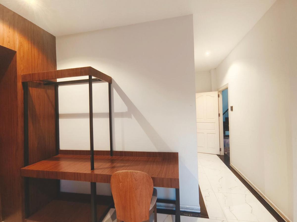 Jenny Airport Lounge Bed and Breakfast Vientiane Exteriör bild