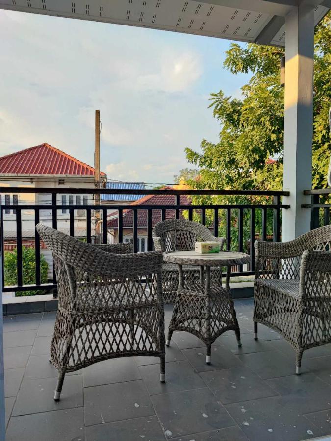 Jenny Airport Lounge Bed and Breakfast Vientiane Exteriör bild