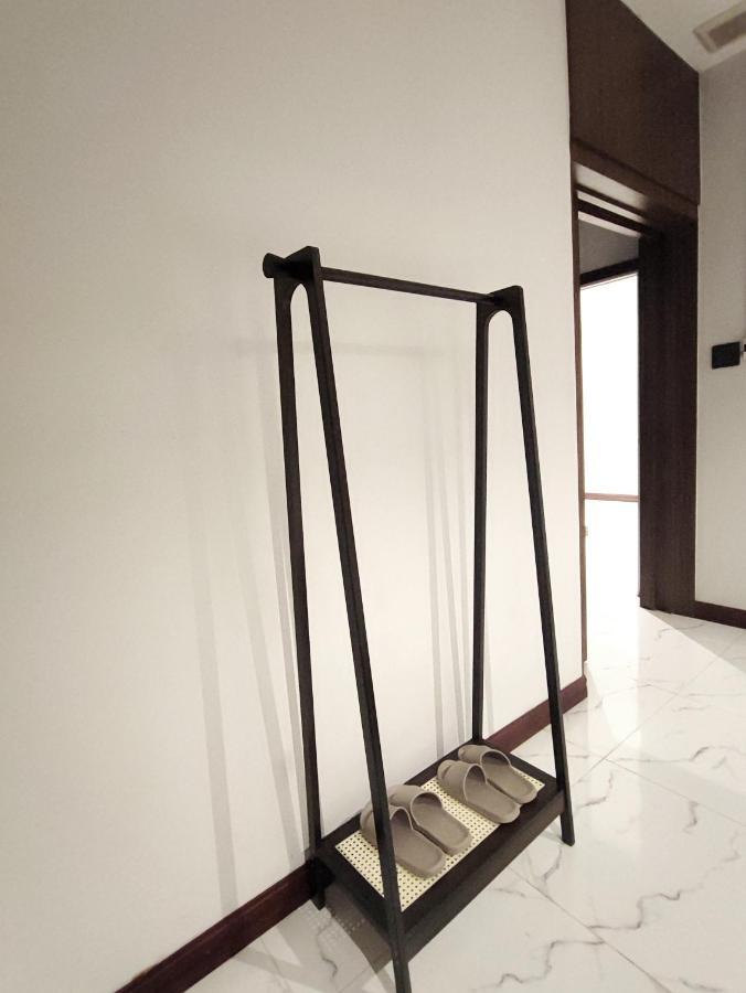 Jenny Airport Lounge Bed and Breakfast Vientiane Exteriör bild
